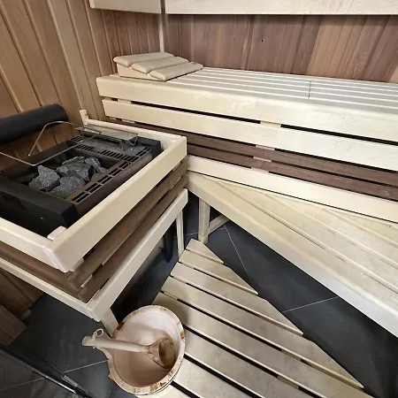 別荘 Glampingova Lipno S Vinnym Sklepem A Mechovym Interierem