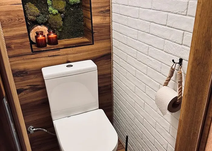Lipno S Vinnym Sklepem A Mechovym Interierem Černá v Pošumaví